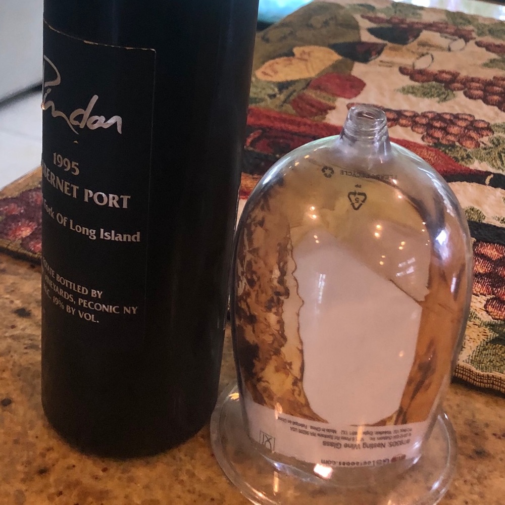 Nesting wine glass